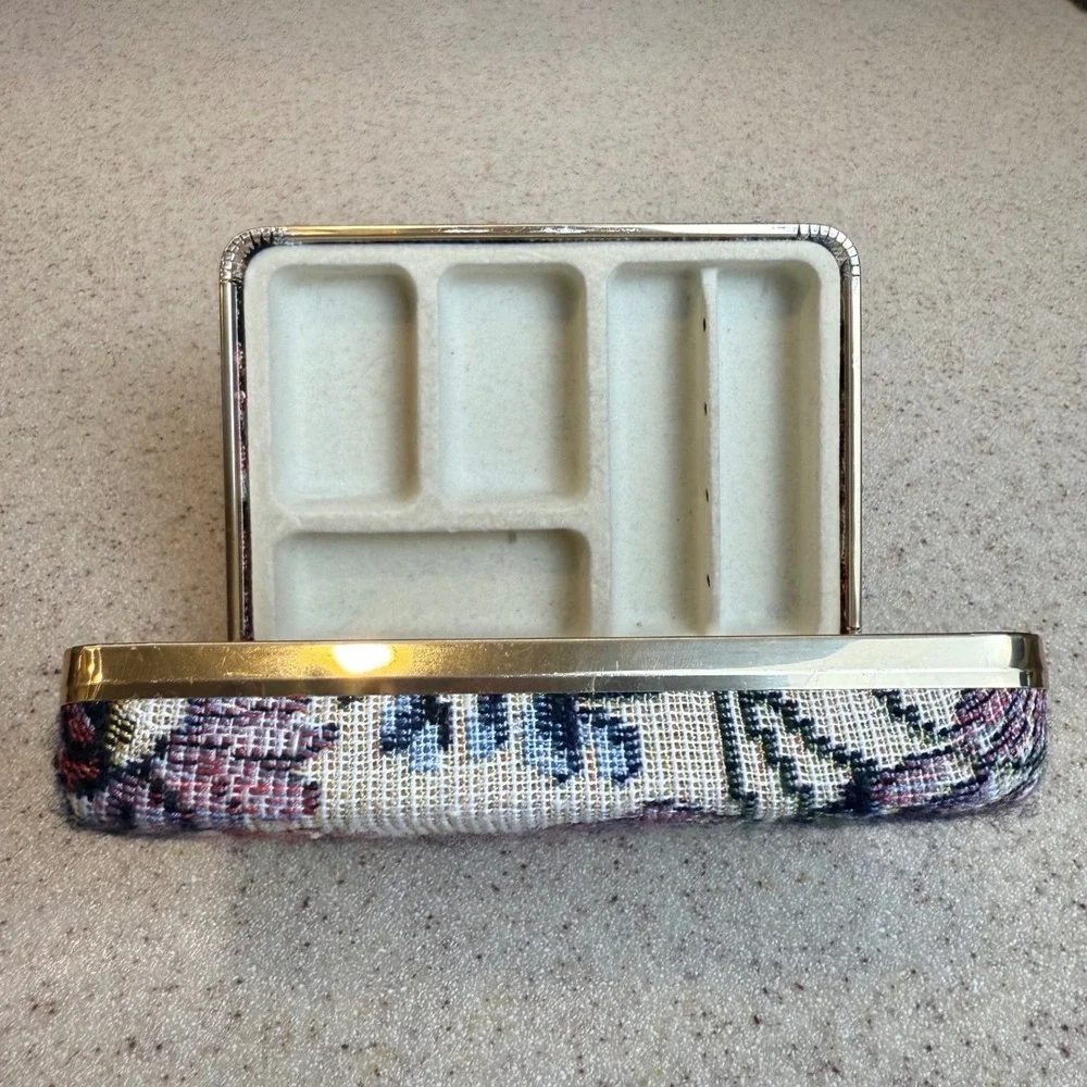 VTG Floral Tapestry Jewelry Travel Case Gold Metal Frame Clam Shell Organizer